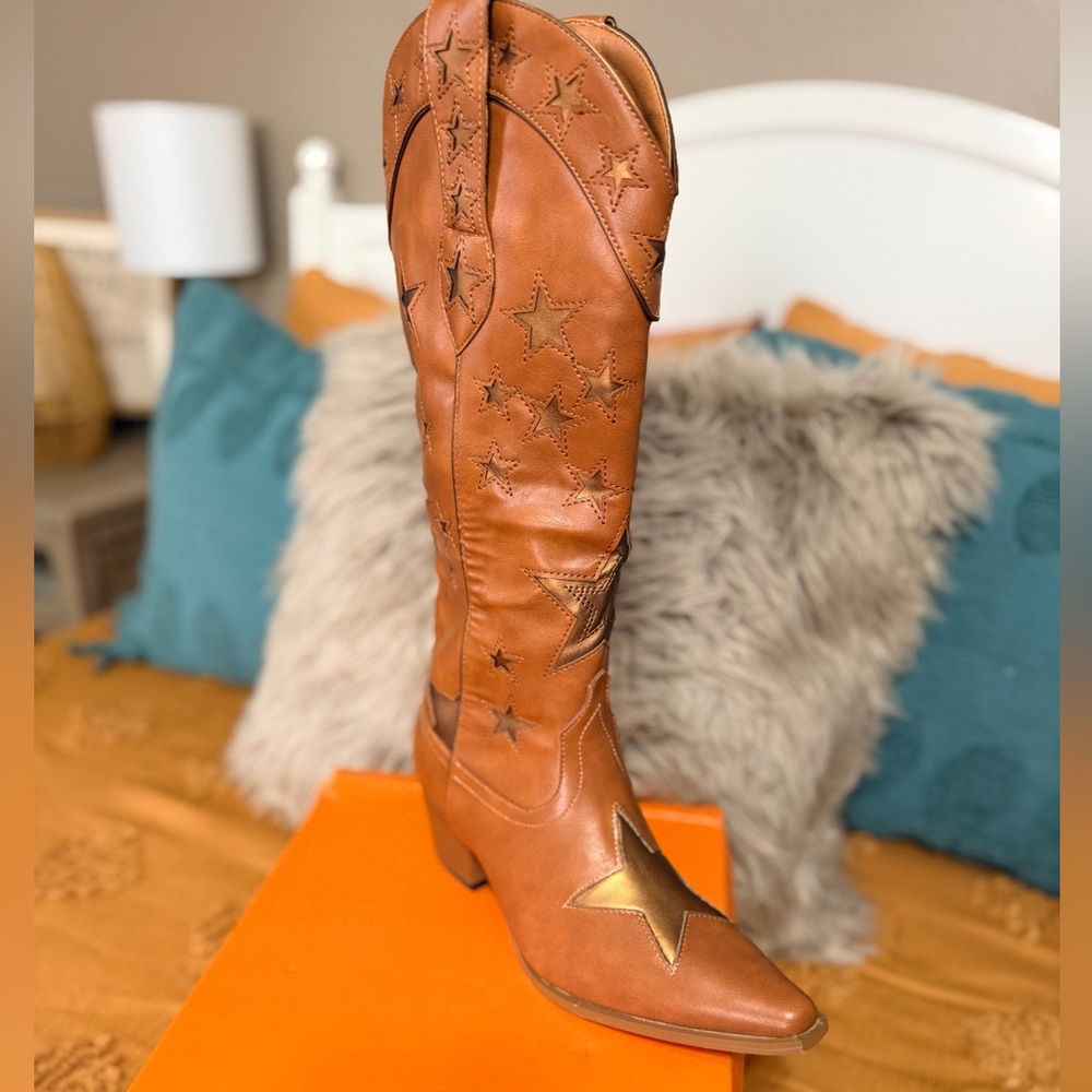 NWT Brown Star-Embellished Women's Boots